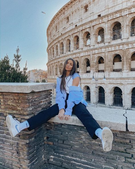 Rome Photo Ideas, Rome Photoshoot, Weekend In Rome, Rome Photography, Spring Time Outfits, Rome Fashion, Italy Vibes, Italian Fashion Street, Greece Outfit