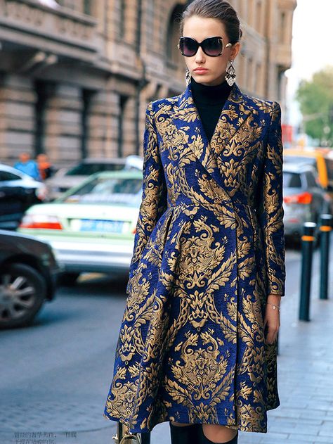 Shop Multicolor V Neck Long Sleeve Jacquard Coat online. SheIn offers Multicolor V Neck Long Sleeve Jacquard Coat & more to fit your fashionable needs. Mode Russe, Mode Batik, Jacquard Coat, Maxi Coat, Printed Maxi, Blue And Gold, Fesyen Wanita, Coat Fashion, Style Elegant