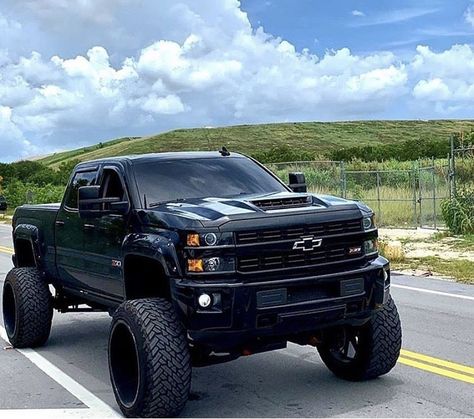 Xe Porsche, Jacked Up Truck, Diesel Trucks Ford, Custom Lifted Trucks, Chevy Trucks Silverado, Chevy Diesel Trucks, Vw Mk1, Trucks Lifted Diesel, Black Truck