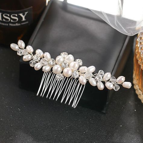 Elegant Bridal hair comb made with freshwater pearls and rhinestones. Pearl Bridal Hair Accessories, Headbands Style, Wedding Hairdo, Pearl Hair Comb Wedding, Pearls Hair, Bridal Hair Combs Pearl, Pearl Bride, Pearl Hair Combs, Hairdo Wedding