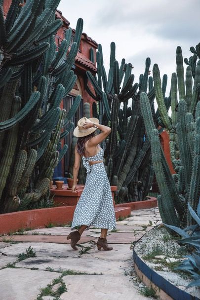 Transition Outfits, Foto Poses, Layering Outfits, How To Pose, Wanderlust Travel, Summer Trends, Mexico City, Spring Dresses, Just Me