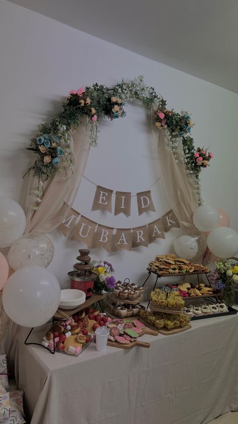 Eid Mubarak Table Decoration, Eid Set Up, Eid Home Decor, Eid Decoration Ideas Living Rooms, Eid Table Decoration, Eid Mubarak Decoration Ideas Diy, Eid Al Fitr Decorations, Ramzan Decoration Ideas, Eid Table Setting Ideas