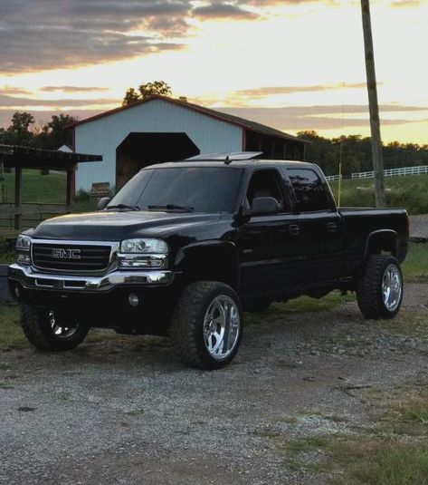 gmc duramax Jacked Up Chevy, Chevy Duramax, Trucks Lifted Diesel, Future Trucks, Custom Chevy Trucks, Lifted Chevy Trucks, Lifted Chevy, Chevy Pickup Trucks, Womens Luggage