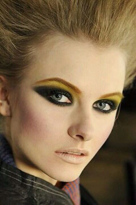 Punk/rock makeup inspiration #spadelic #makeup #punk Rocker Makeup, Mascara Bleu, 80s Eye Makeup, Trucco Glam, 80s Makeup Looks, 1980s Makeup, Rock Makeup, 80s Rocker, 80s Makeup