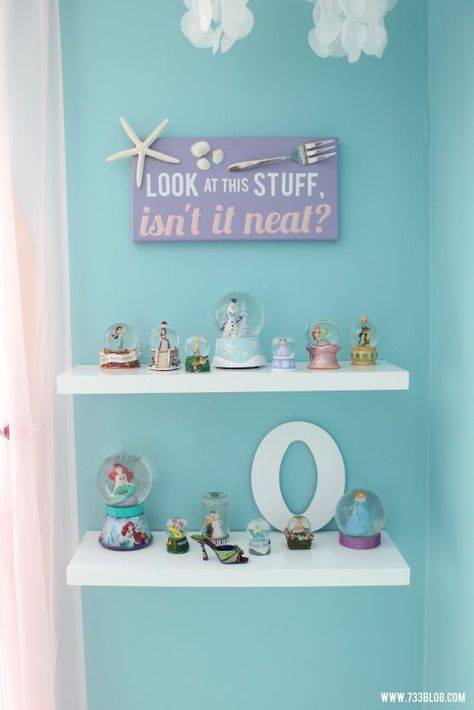 Little Girl's Mermaid Themed Room - lots of DIY Ideas to recreate! "Look at this stuff, isn't it neat?" Mermaid Decor Bedroom, Casa Disney, Mermaid Bathroom Decor, Deco Disney, Disney Bedrooms, Mermaid Bedroom, Mermaid Bathroom, Tema Disney, Mermaid Nursery