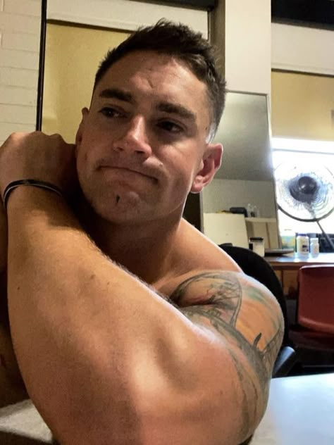 Mason Tyler Us Army, Tyler Thomas Us Marine, Tyler Thomas Us Marine Id Card, Scammer Pictures Soldiers, Thomas Tyler, Tyler Thomas, Man Tattoos, Whatsapp Profile Wallpaper, Marine Pictures