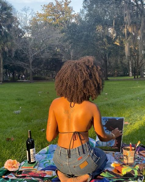 Paint And Sip Picnic Ideas, Summer Date Outfit Black Women, Spring Aesthetic Black Women, Solo Date Black Woman Aesthetic, Black Women Painting Aesthetic, Vision Board 2023 Black Women, Paint And Sip Picture Ideas, Dating Yourself Aesthetic, Picnic Black People