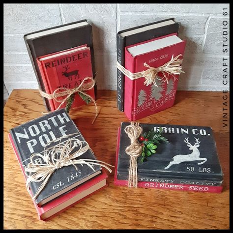 Christmas Book Stacks, Diy Antique Books, Mini Book Stacks, Christmas Diy's, Books For Decoration, Stamped Books, Large Christmas Wreath, Vintage Booth, Christmas Craft Show