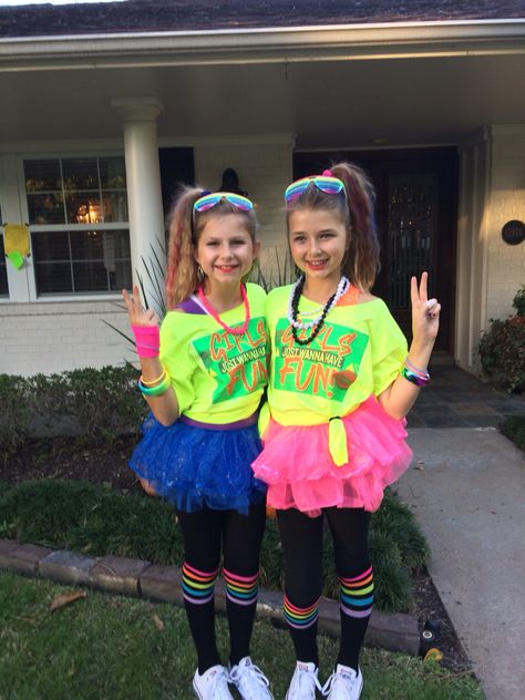 Fun girls 80s costume!                                                                                                                                                                                 More High School Decades Day, 89s Costume Ideas, Cute 80s Costumes, 80 S Costume, Decades Day Outfits Kindergarten, Kids 80’s Costume, 80s Decade Day Outfits Spirit Week, 80s Fashion Spirit Week, 80s Dance Costume