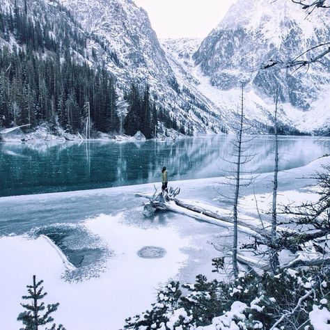 Delta Breezes... Ice Lake, Mountain Aesthetic, Mountains Aesthetic, Cold Mountain, Winter Lake, Winter Mountain, Frozen Lake, Winter Scenery, Snowy Mountains