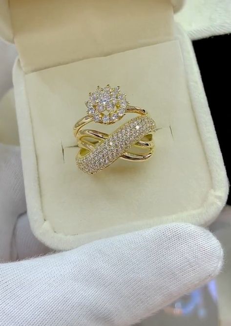 Wedding Rings For Bride Gold Unique, Diamond Finger Ring, خواتم خطوبة, Couple Ring Design, Unique Gold Jewelry Designs, Bridal Jewellery Inspiration, Wedding Jewelry Sets Bridal Jewellery, Delicate Gold Jewelry, Bride Jewelry Set