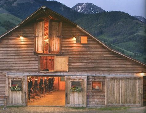 Rustic and elegant at the same time. Horse Barn Ideas Stables, Dream Stables, Dream Horse Barns, Horse Barn Plans, Country Barns, Barns Sheds, Barn Plans, Dream Barn, Barn Design