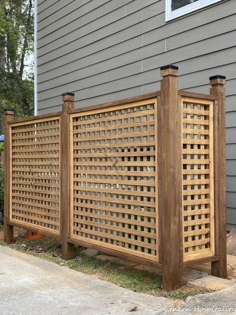 Diy Lattice Privacy Screen, Lattice Privacy Fence, Pergola Privacy, Diy Lattice, Privacy Lattice, Build A Window, Trellis Privacy, Lattice Privacy Screen, Landscape Screen