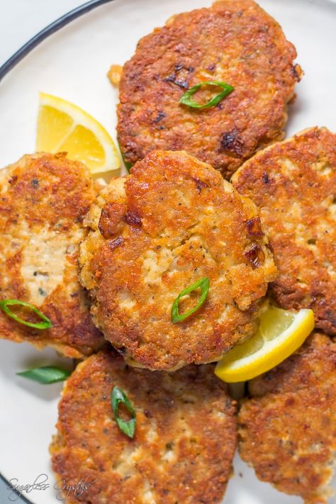 Keto Salmon Croquettes, Salmon Balls Recipes, Keto Salmon Cakes, Salmon Balls, Salmon Croquettes Recipe, Salmon Fishcakes, Lent Ideas, Meat Loaves, Salmon Fish Cakes