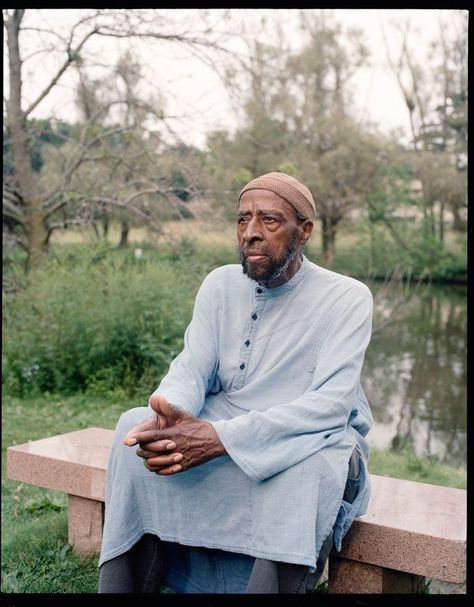 Yusef Lateef Yusef Abdul Lateef was an American jazz multi-instrumentalist, composer and educator for the Ahmadiyya Muslim Community after his conversion to the Ahmadiyya sect of Islam in 1950 Photos Of Famous People, Yusef Lateef, Gregory Porter, A Love Supreme, Jazz Cat, Black Stuff, Black Consciousness, Blues Musicians, Jazz Artists