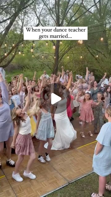 MOVE STUDIO on Instagram: "When you’re a dance teacher, you’ve got a wedding flash mob on standby. Congrats @jaylee_bishop_ !!!  #movedanceutah #utahdance" Dancing In Wedding, Wedding Flash Mob, Flash Mob Dance, Funny Wedding Videos, Flash Dance, Wedding Dance Video, Random Video, Wedding Sneakers, Flash Mob