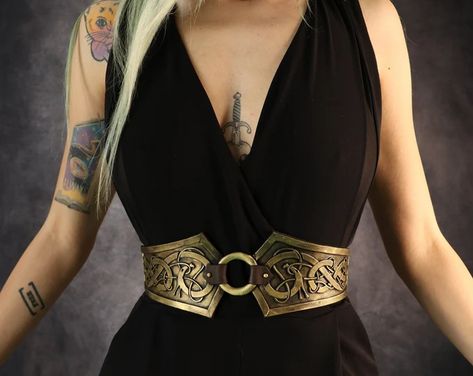 Larp Costume Female, Nordic Dragon, Mad Max Costume, Corset Closure, Nordic Wedding, Post Apocalyptic Costume, Larp Costume, Plus Size Corset, Beautiful Belts