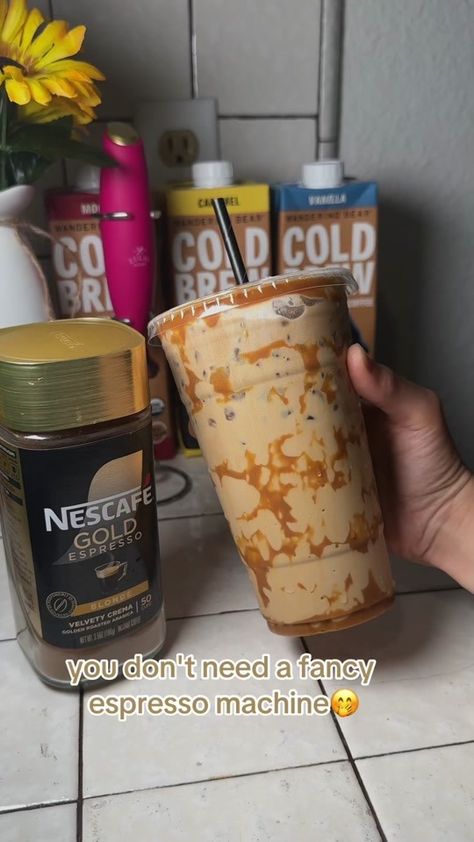 Cold Coffee Drinks Recipes, Espresso Recipe, Instant Coffee Recipes, Diy Coffee Drinks, Homemade Coffee Drinks, Nescafe Gold, Espresso Recipes, Iced Drinks Recipes, Cold Coffee Recipes