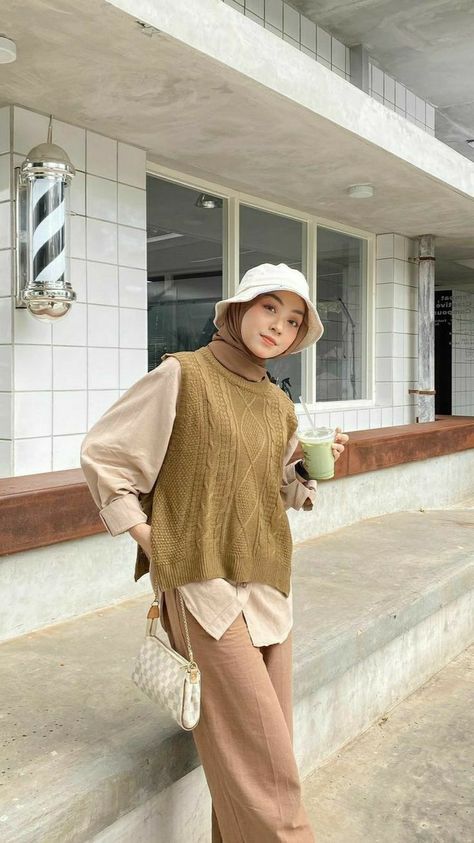 Fesyen Islam, Stylish Outfits Casual, Muslim Outfits Casual, Hijabi Fashion Casual, Hijab Look, Casual Hijab Outfit, Hijabi Outfits Casual, Casual Hijab, Hijab Ootd