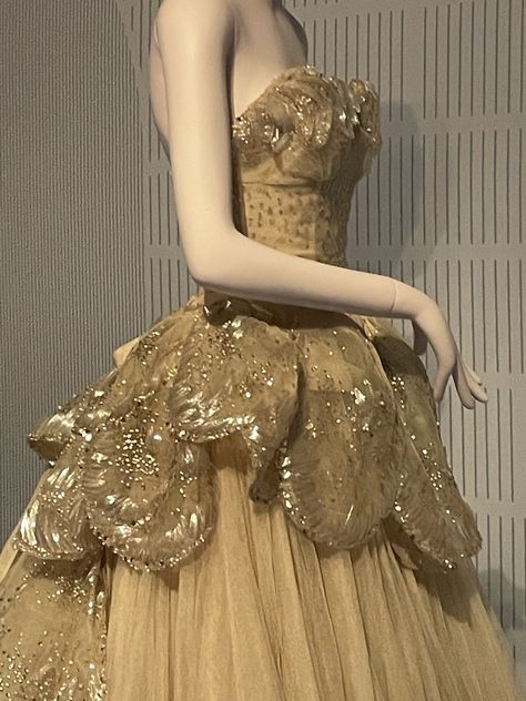 Floral Gown Aesthetic, Christian Dior Gowns, Gown Aesthetic, Darling Dress, Glam Dresses, Fantasy Fashion, Event Dresses, Classy Dress, Beautiful Gowns