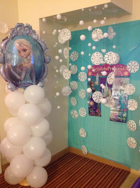 Frozen party picture booth I did for my granddaughter 4th birthday Frozen 3rd Birthday, Picture Booth, Frozen Birthday Party Decorations, Elsa Birthday Party, Frozen Decorations, Frozen Bday Party, Anna Und Elsa, Balloon Tower, Frozen Birthday Theme