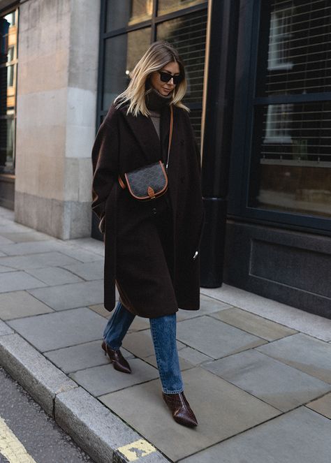 Point Toe Boots Outfit, Pointed Boots Outfit, Celine Bag Outfit, Brown Belt Outfit, Brown Ankle Boots Outfit, Brown Jeans Outfit, Brown Coat Outfit, Wool Coat Outfit, Brown Boots Outfit