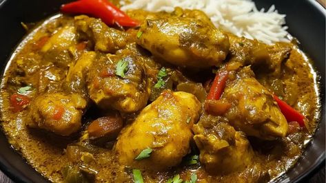 Savor the bold flavors of Authentic Jamaican Curry Chicken with tender chicken and creamy coconut milk. Ready in 1 hour! Jamaican Curry Powder, Jamaican Curry Chicken, Jamaican Curry, Spicy Dishes, Scotch Bonnet, Tender Chicken, Air Fryer Recipes Healthy, Curry Powder, Chicken Tenders