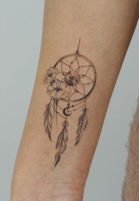 29 Romantic dream catcher tattoo with unique design and warm meaning 2021! - Small Dreamcatcher Tattoo, Simple Dream Catcher Tattoo, Friendship Tattoos For 3, Atrapasueños Tattoo, Hippy Life, Dream Catcher Tattoo Small, Praying For Peace, Protection Blessing, Disney Sleeve Tattoos