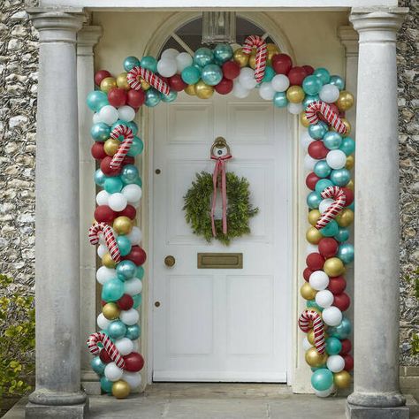 Balloon Door, Chrome Balloons, Christmas Balloon Decorations, Christmas Door Decoration, Balloon Arch Kit, Porte Decorate, Green Chrome, Rainbow Balloons, Christmas Balloons