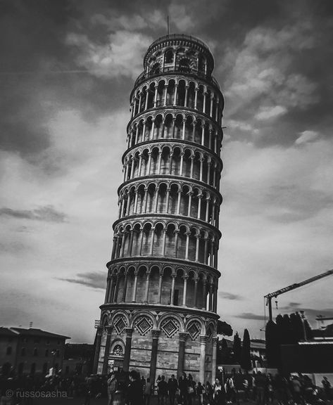 Black And White Aesthetic Vintage, Cities Wallpaper, Square Pic, Dark Office, Pisa Tower, Monochrome Aesthetic, Antique Architecture, Monochrome Wall, Tower Of Pisa