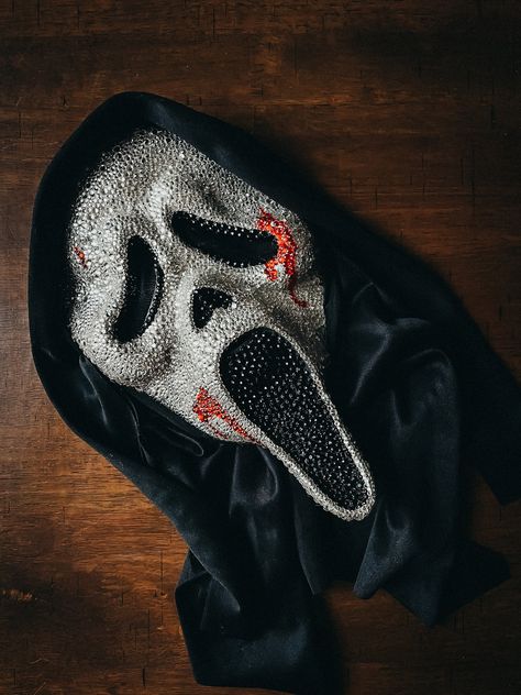 LAST DAY TO PLACE ORDERS FOR HALLOWEEN: OCTOBER 22ND! 🖤Crystalized bedazzled bling  Bloody Scream Mask  🖤made to order.  🖤Perfect for use as a costume or decor! ** we take custom orders! want pastel pink, rainbow, all black? reach out with your ideas and we'll make it happen! Extra stones will be sent ( in  case of touch ups/accidents) turn around time is 10-14 business days after placing an order Badazled Scream Mask, Bedazzled Ghostface Mask, Bedazzled Scream Mask, Bloodz Gang, Pastel Pink Rainbow, Spooky Board, Scream Halloween Costume, Ghostface Costume, Ghostface Mask