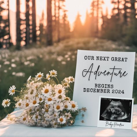 Announce your pregnancy in style with our digital pregnancy announcement template, perfect for sharing on Facebook, Instagram, or any social media platform! This baby reveal design is editable in Canva, a free app that can be used on desktop or mobile. Check out our shop for more digital pregnancy announcements: https://www.etsy.com/shop/sproutjoydesigns WHAT'S INCLUDED: ☑️Editable Canva template for a digital pregnancy announcement ☑️Bonus milestone template for capturing and sharing your pregn S'more Pregnancy Announcement, April Due Date Announcement, Spring Baby Announcement Ideas, Baby Anouncment Ideas Announce Pregnancy, Surprise Husband With Pregnancy, Subtle Baby Announcement, June Pregnancy Announcement, August Pregnancy Announcement, Early Pregnancy Announcement