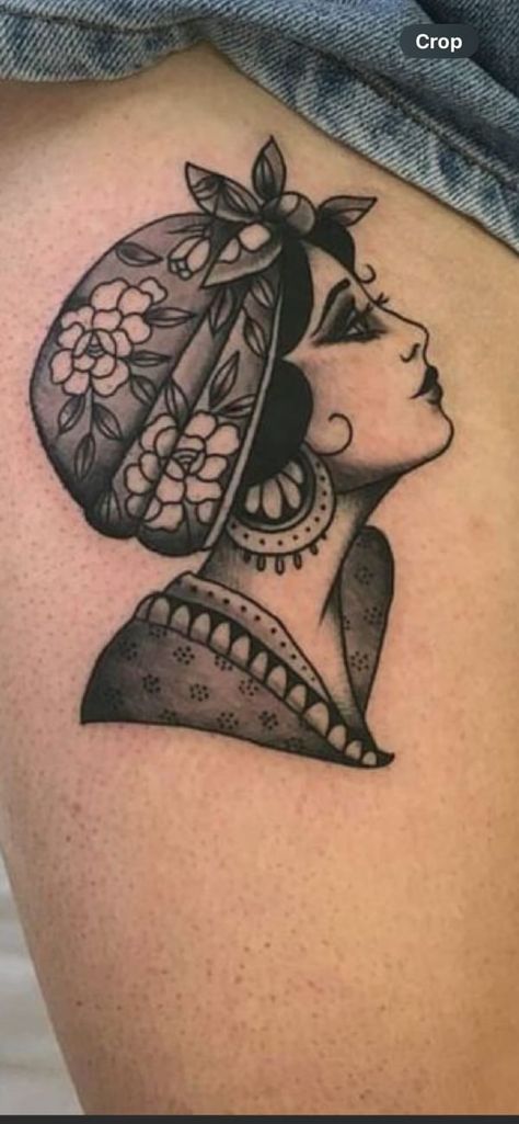 Traditional Tattoo Face, Tattoo Woman Face, Traditional Tattoo Woman Face, Traditional Tattoo Girls, Traditional Tattoo Outline, Traditional Tattoo Woman, Traditional Tattoo Drawings, Dynamic Tattoo, Mujeres Tattoo