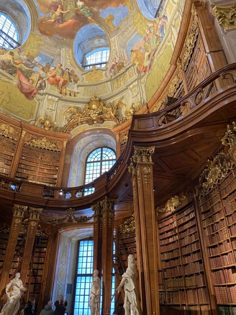 Victorian Era Aesthetic, Belle Aesthetic, Rosabella Beauty, Beast's Castle, Santa Helena, Castle Aesthetic, Belle Beauty And The Beast, Old Library, Library Aesthetic