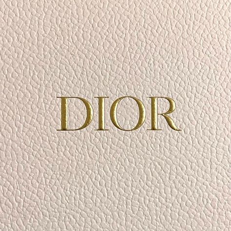 Mary Elizabeth Van Tuinen on Instagram: “If you lover Dior her ✨” Dior Logo Wallpaper, Dior Logo Aesthetic, Dior Banner, Dior Moodboard, White Gold Aesthetic, Miss Dior Aesthetic, White And Gold Aesthetic, Dior Wallpapers, Kylie Cosmetics Birthday Collection