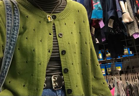 Twee Aesthetic Crochet, Alt Sweater Outfits, Alt Date Outfit Ideas, Super Cropped Sweater Outfit, Green Cardigan Outfit Aesthetic, Quirky Fashion Aesthetic, Halloween Sweater Outfit, Outfit Inspo Alt, Vintage Sweater Outfit