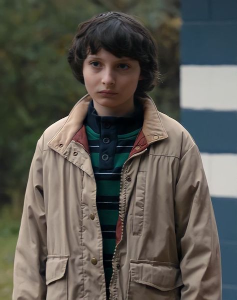 Mike Wheeler Season 1 And 2, Mike Wheeler Outfit, Mike From Stranger Things, Mike Stranger Things, Stranger Things Fashion, Stranger Things Outfit, Mike Wheeler, Stranger Things Mike, Imaginary Boyfriend