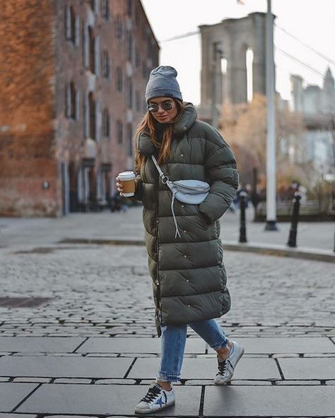 2021 Winter Coat Trends For Women #winter #winteroutfits #winteroutfitideas #winteroutfitscold #winteroutfitswomen #coat #coatsjackets #shearlingjacket #raincoat #fauxfurcoat #leatherjacketoutfit #suedejacket Khaki Puffer Coat Outfit, Khaki Puffer Jacket Outfit, Puffer Coat Outfit, Winter Coat Trends, Winter Mode Outfits, Winter Coat Outfits, Puffer Jacket Outfit, Walking Outfits, Getting Bored