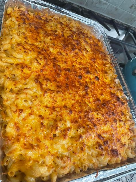 Mac And Cheese Aesthetic, Cheese Aesthetic, Soul Food Dinner, Junk Food Snacks, Baked Mac, Food Babe, Food Therapy, Cheesy Recipes, Yummy Comfort Food