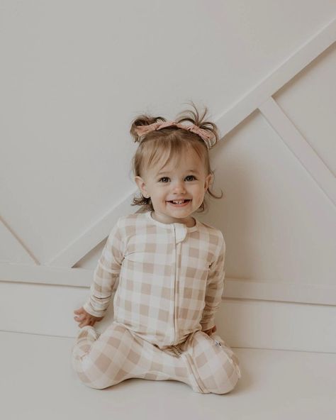 Your little one will be dreaming 💤 in style with these Gingham Baby Bamboo Pajamas! These cozy jammies feature a classic gingham print that is sure to delight.  Plus, they’re made with breathable, hypoallergenic bamboo fabric for ultimate comfort. Keep your babe as snug as a bug in a rug! 🛍️ Click the link in our bio to shop! Free Nursery Printables, Comfy Romper, Baby Bamboo, Bamboo Pajamas, Footie Pajama, A Bug, Nursery Printables, Gingham Print, Bamboo Fabric