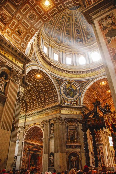 Churches In Rome, Roman Church, Rome Travel Guide, Church Aesthetic, St Peters Basilica, Beautiful Churches, St Peters, Cathedral Architecture, Sacred Architecture