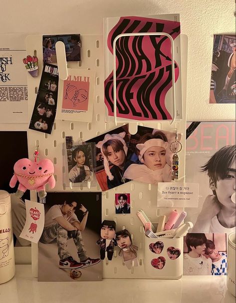 Stray Kids Kpop, Straykids Aesthetic, Stray Kids Aesthetic, Kpop Room, Kids Aesthetic, Aesthetic Room Ideas, Room Redesign, Pinterest Room Decor, Cute Bedroom Decor