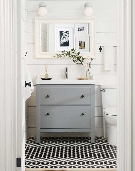 Farmhouse Powder Room, Rustic Powder Room, Powder Room Design Ideas, Ikea Bathroom, Powder Room Design, Cottage Bathroom, Bad Inspiration, Downstairs Bathroom, Basement Bathroom