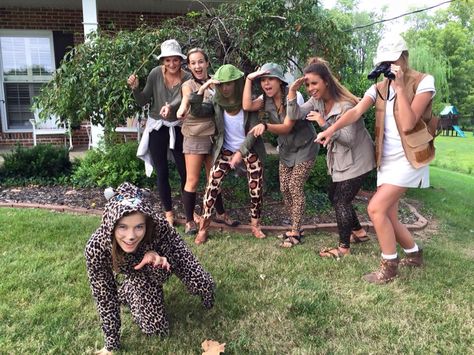 Safari costumes Jungle Dress Up Day At School, Safari Hoco Outfit, Safari Pep Rally Outfits, Jungle Theme Football Game, Safari Spirit Week, Safari Spirit Day, Safari Theme Football Game Outfits, Jungle Theme Pep Rally, Jungle Theme Football Game Outfits