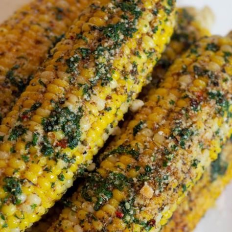 juicy cheese buttery corn on the cob old bay Old Bay Corn On The Cob, Best Corn On The Cob Recipe, Bbq Corn On The Cob, Seafood Christmas, Grilled Corn Recipes, Buttery Corn, Bbq Corn, Seasoned Corn, Seasoned Butter