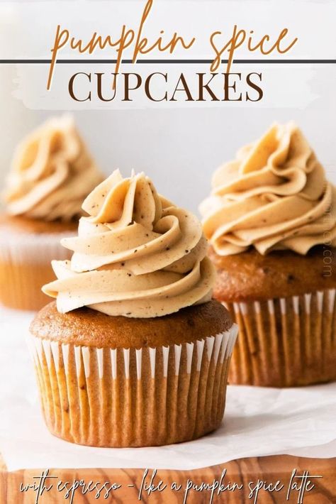 Funfetti Cupcake Recipe, Pumpkin Spice Latte Cupcakes, Pumpkin Buttercream, Spiced Buttercream, Homemade Pumpkin Spice Latte, Easy Dessert Recipes, Spice Cupcakes, Cupcakes Recipe, Pumpkin Cupcakes