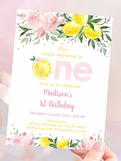 Main Squeeze 1st Birthday Party, Main Squeeze First Birthday, Lemonade 1st Birthday Party Girl, One Year Old Birthday Party Girl Summer, 1st Birthday Girl Summer, Lemon First Birthday Theme, Lemon Birthday, First Birthday Party Themes, First Birthday Themes