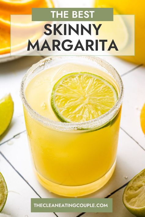 The best skinny margarita recipe that is so simple to make. Easy, fresh, low calorie and delicious - this is perfect for a healthy cocktail! Made with agave, you can serve it on the rocks for one or make a pitcher! Low Cal Margarita Recipe, Healthy Margarita, Easy Margarita, Healthy Cocktails, Mocktail Recipes, Easy Cocktail, Spicy Margarita, Healthy Strawberry, Beverage Recipes