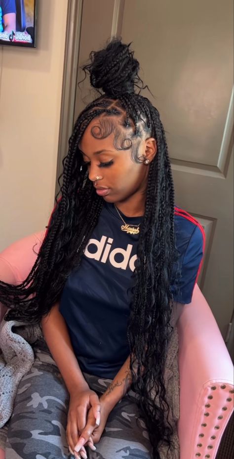 Styles For Knotless Braids Ideas, Dope Hairstyles Black Women, Pretty Braided Hairstyles Black Women, Dope Hairstyles Braids, Black People Hairstyles, Knotless Box Braids Styles, Inner Wave, Knotless Styles, Knotless Hairstyles