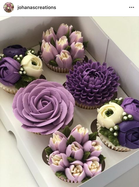 Purple Wedding Cupcakes, Flower Cake Design, Purple Cupcakes, Cupcake Decorating Tips, Purple Cakes, Cupcake Cake Designs, Floral Cupcakes, Elegant Desserts, Cupcake Bouquet